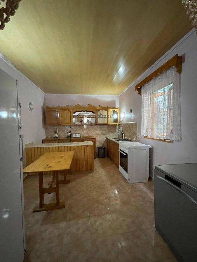 Apartment Sofia Batumi Bagian luar foto